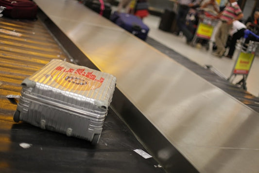 How can you minimise the chance of losing your luggage?